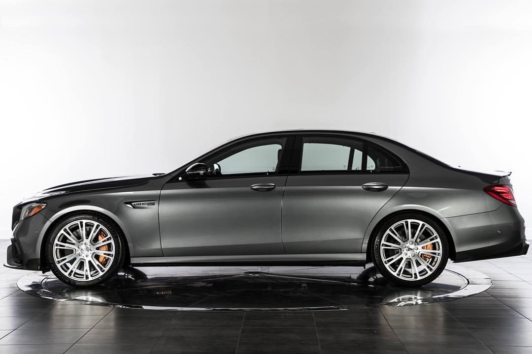 奔驰e800后排座位