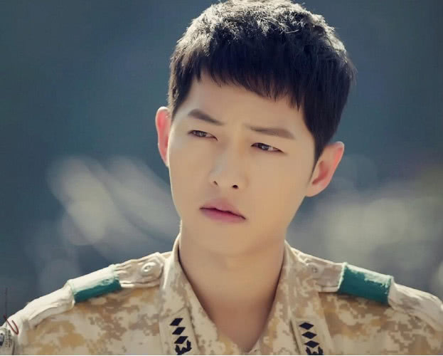 重生娱乐圈文:强推《重生娱乐圈之名门盛婚》,男主伪高冷真流氓