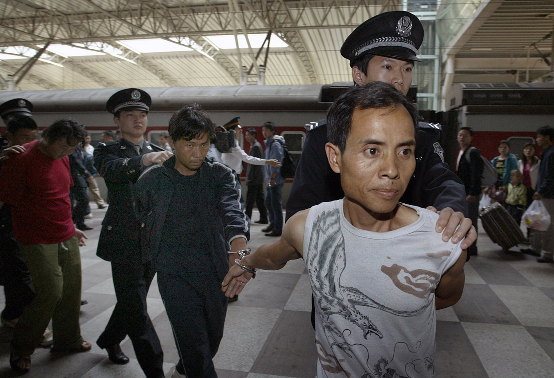 余华英拐卖11名儿童案一审死刑# 9月18日,贵阳市中级人民法院公开