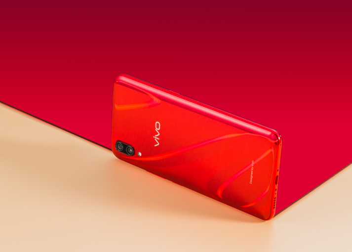 一眼就能认出!vivox23幻影红,颜值让人怦然心动