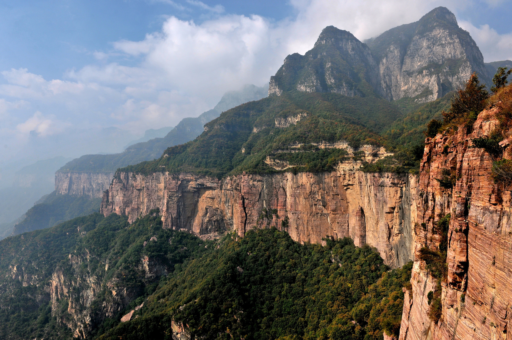 晋城晋城红岩大峡谷图片