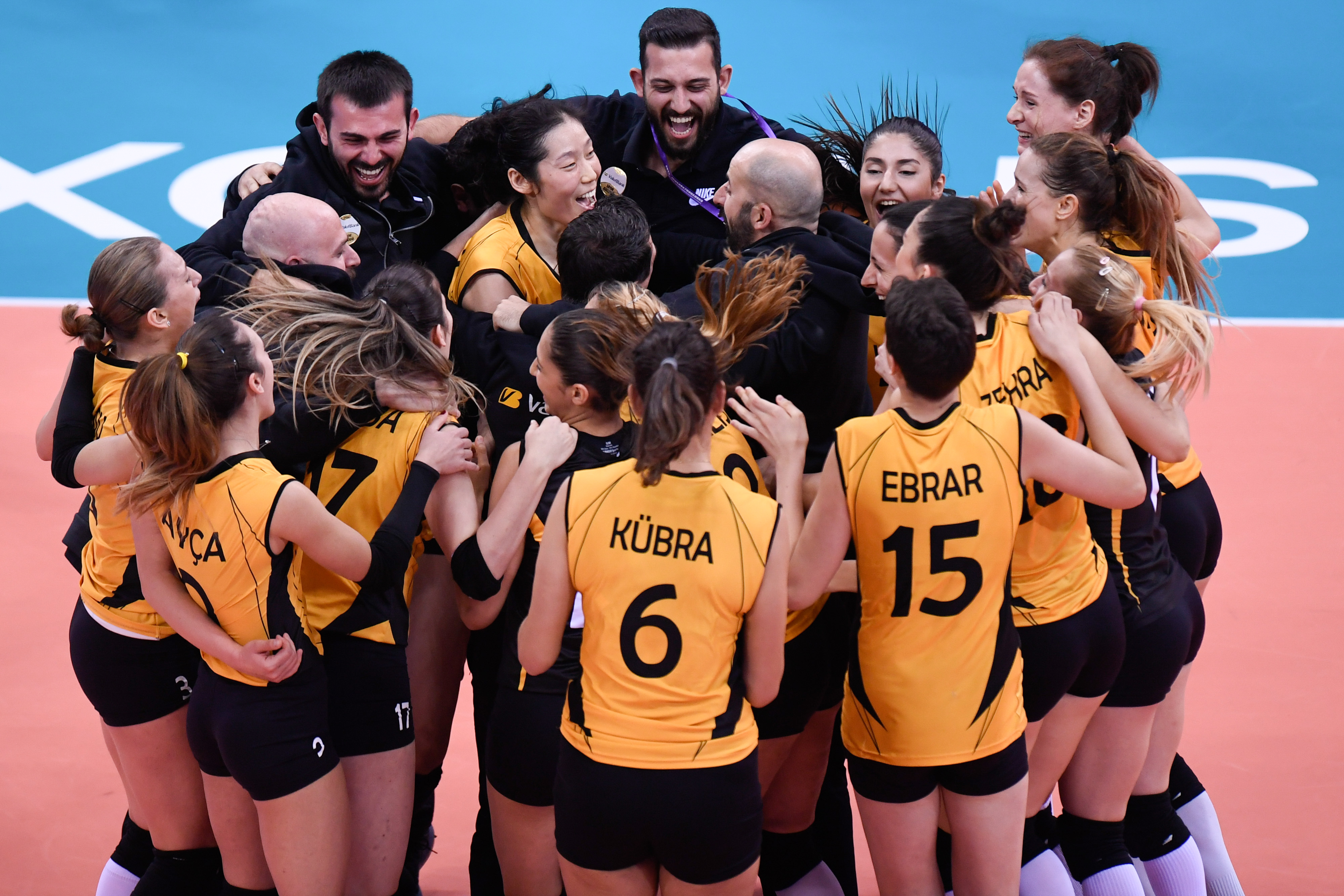 排球——女排世俱杯:土耳其瓦基弗银行夺冠