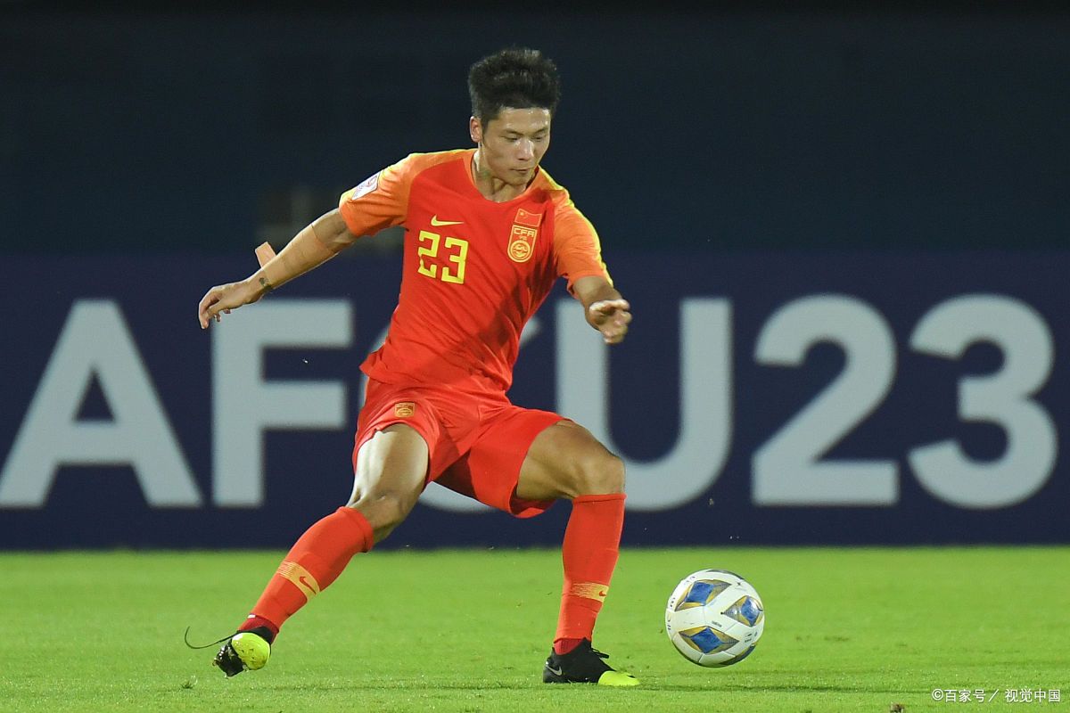 方昊,2000年生,出自鲁能青训,场上司职前锋,中国男足亚运队