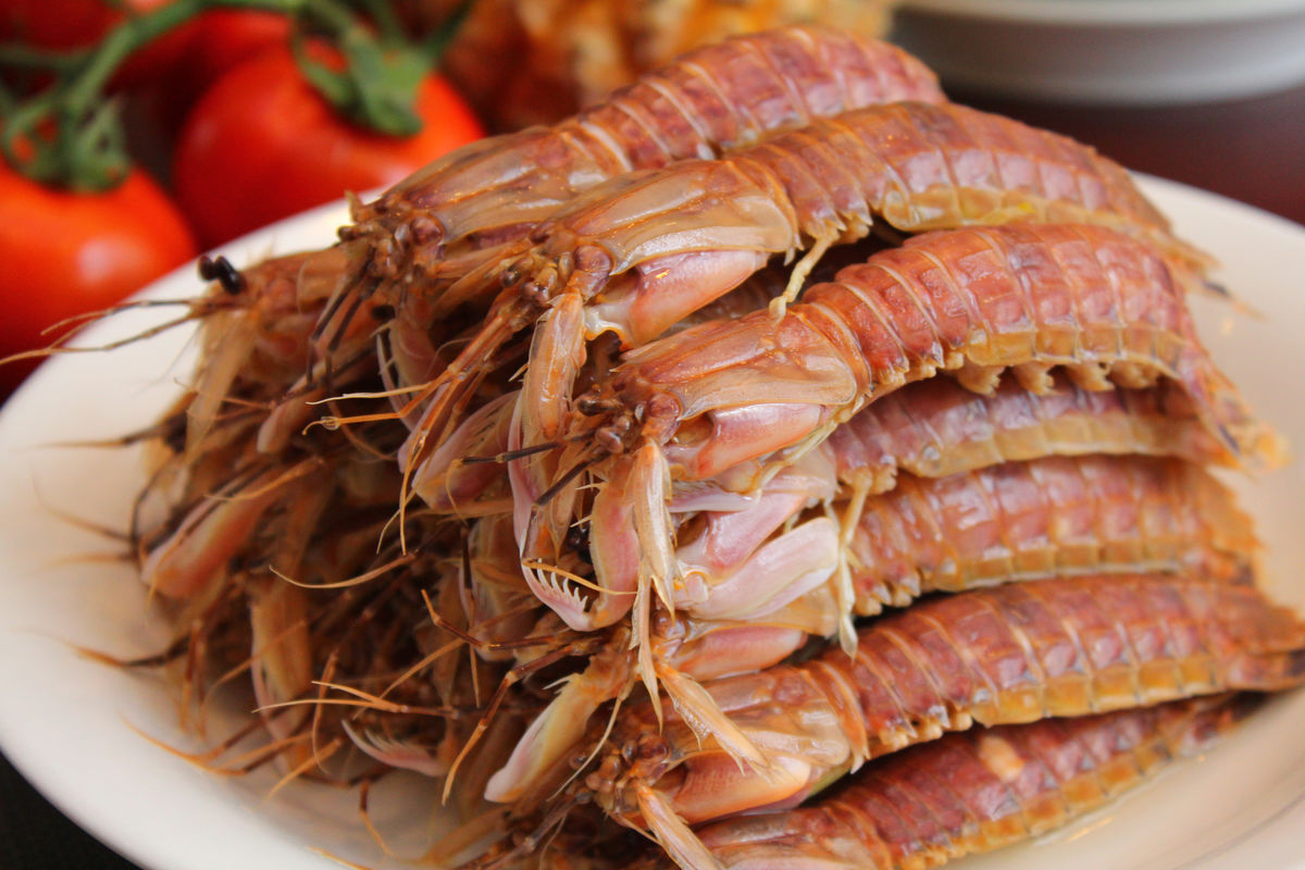 皮皮虾原来这么好剥?找到壳上这个小"拉链",轻轻一拽就搞定了