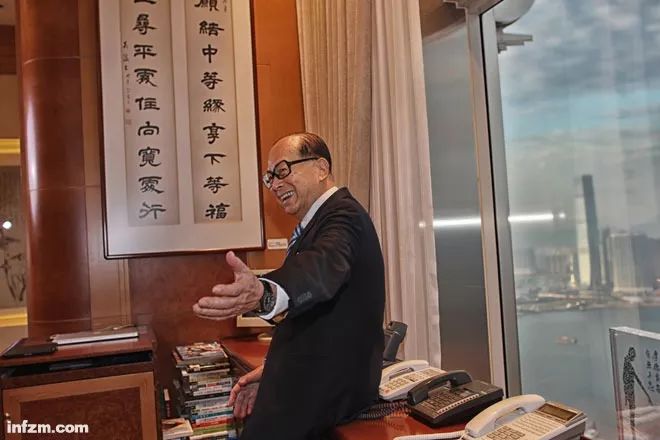 李嘉诚办公室风水布局,超人最爱貔貅!