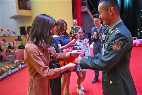 相约雪枫 爱在军营——68216部队举办首届军地联谊会