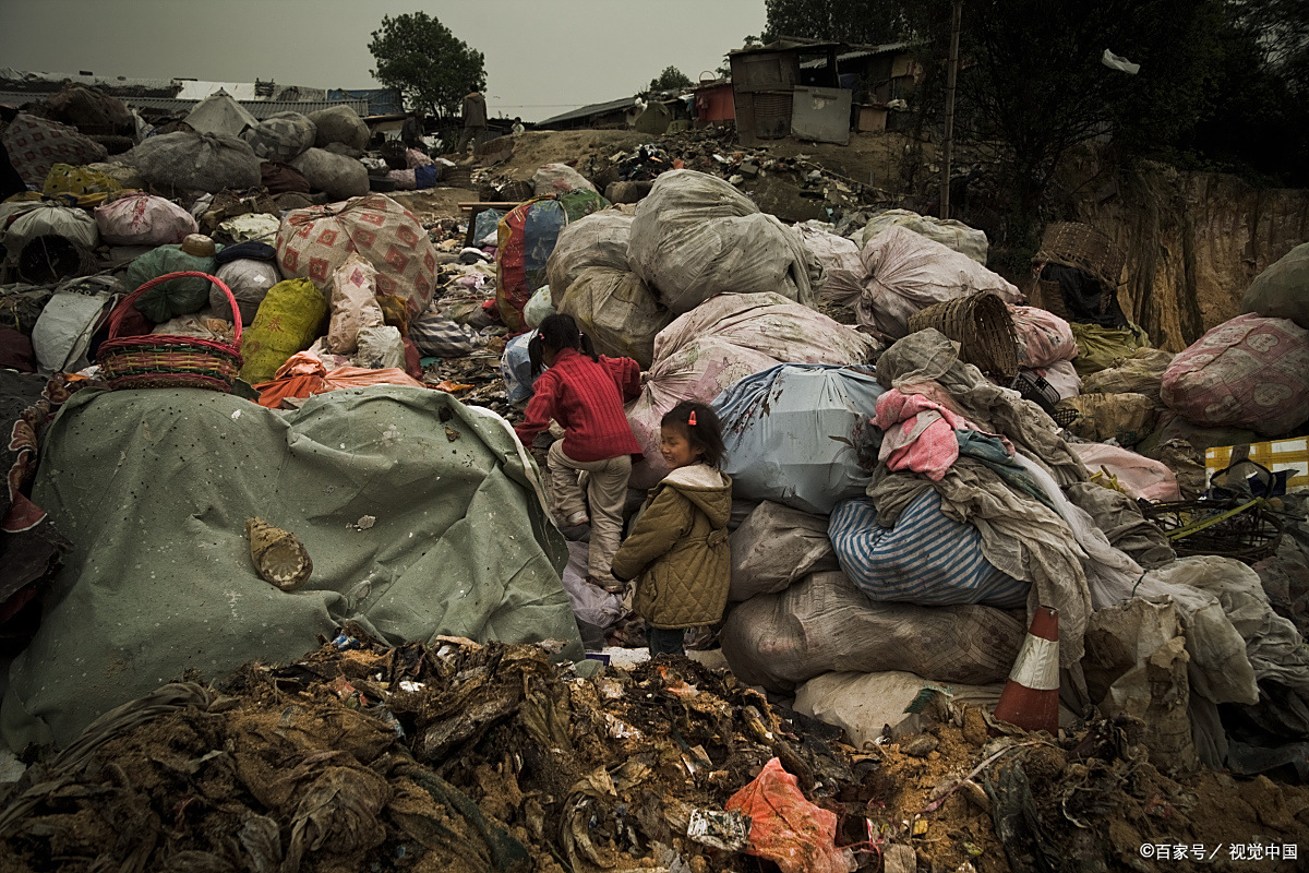 世行行长马尔帕斯表示,全球过半数最贫困国家已陷入