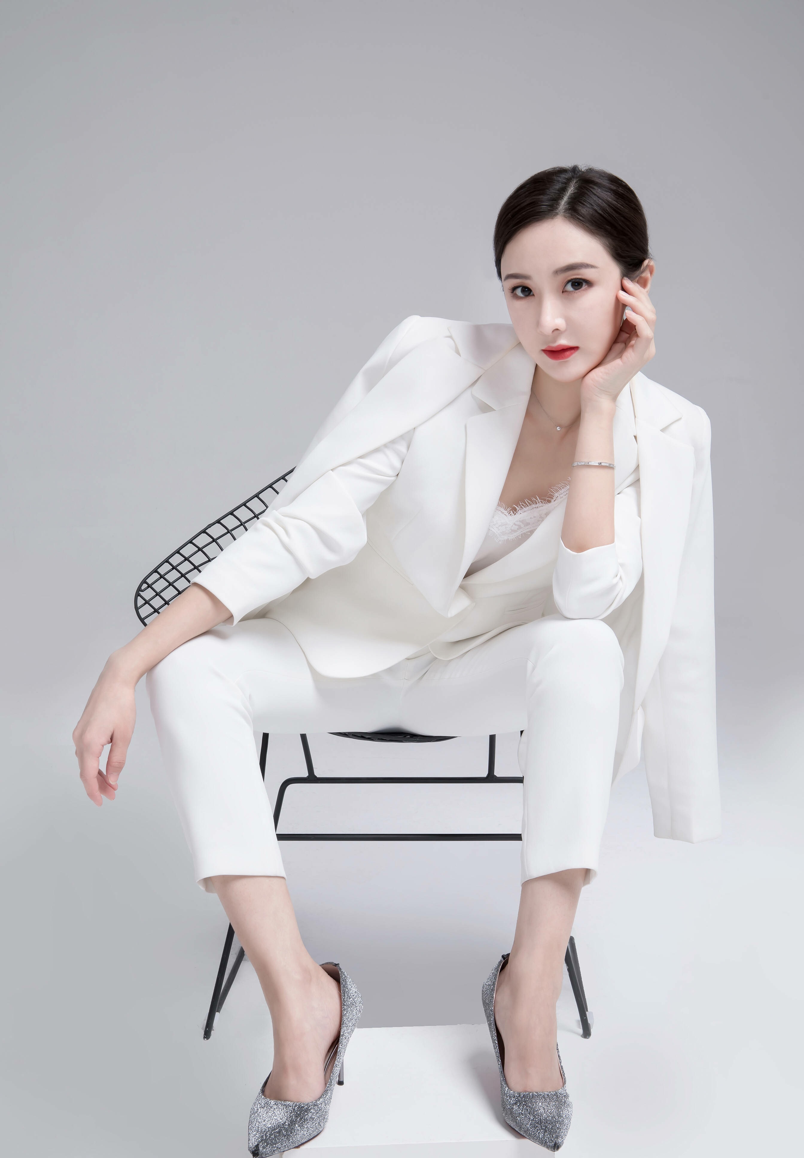 她叫贾喻冰,身高174cm,来自上海,你觉得几分呢?