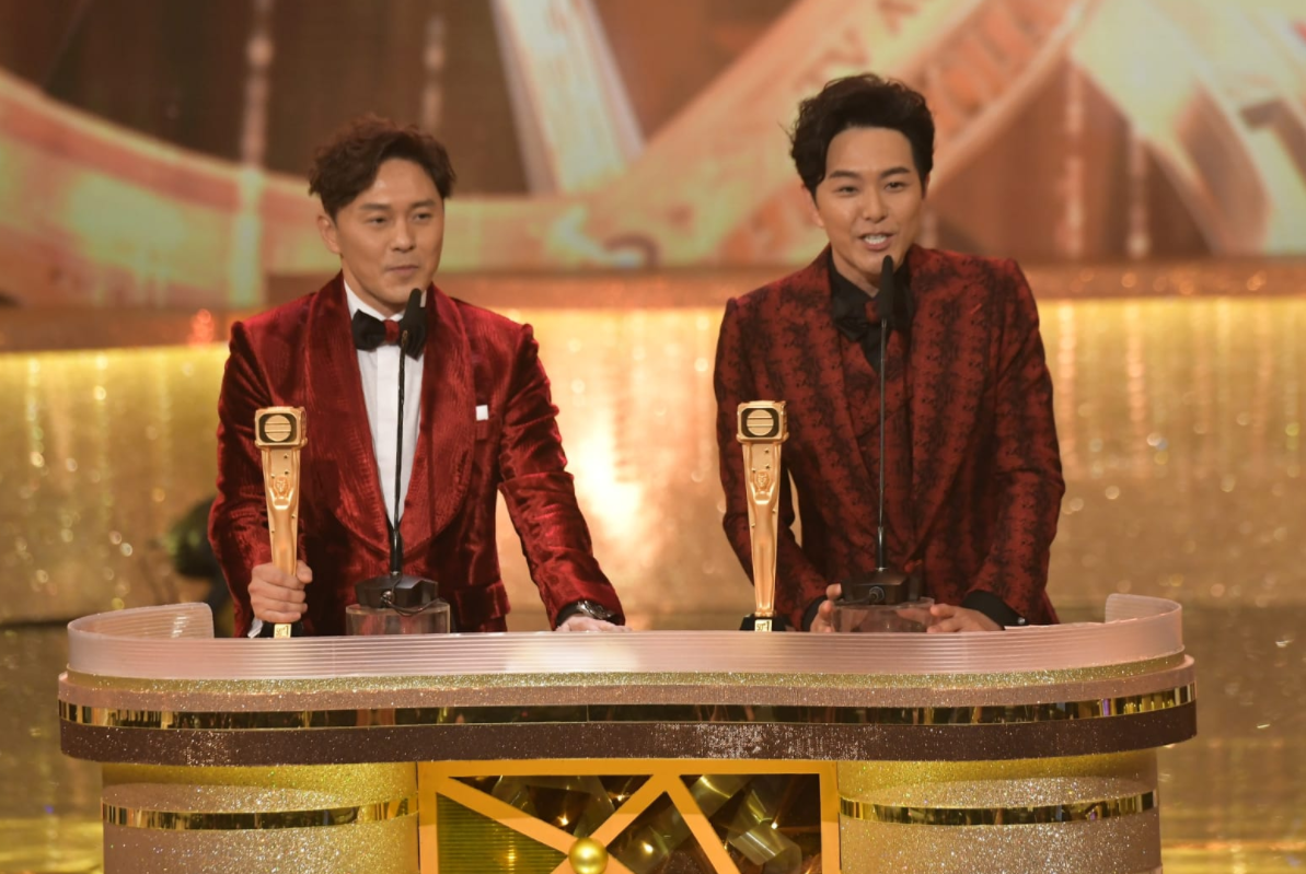 左为曹永廉,右为萧正楠