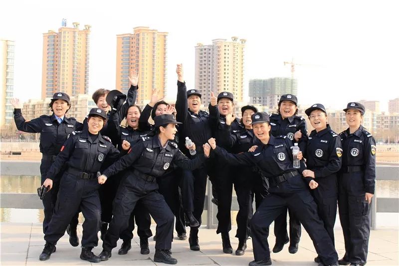 「三八特刊」铿锵女警竞芳华