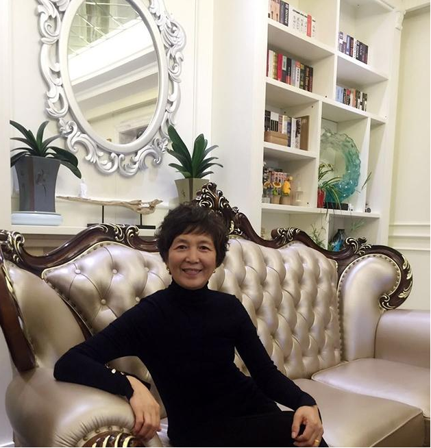 晒晒高进住的豪宅,全屋墙面设计了石膏线,装修真是简约大气