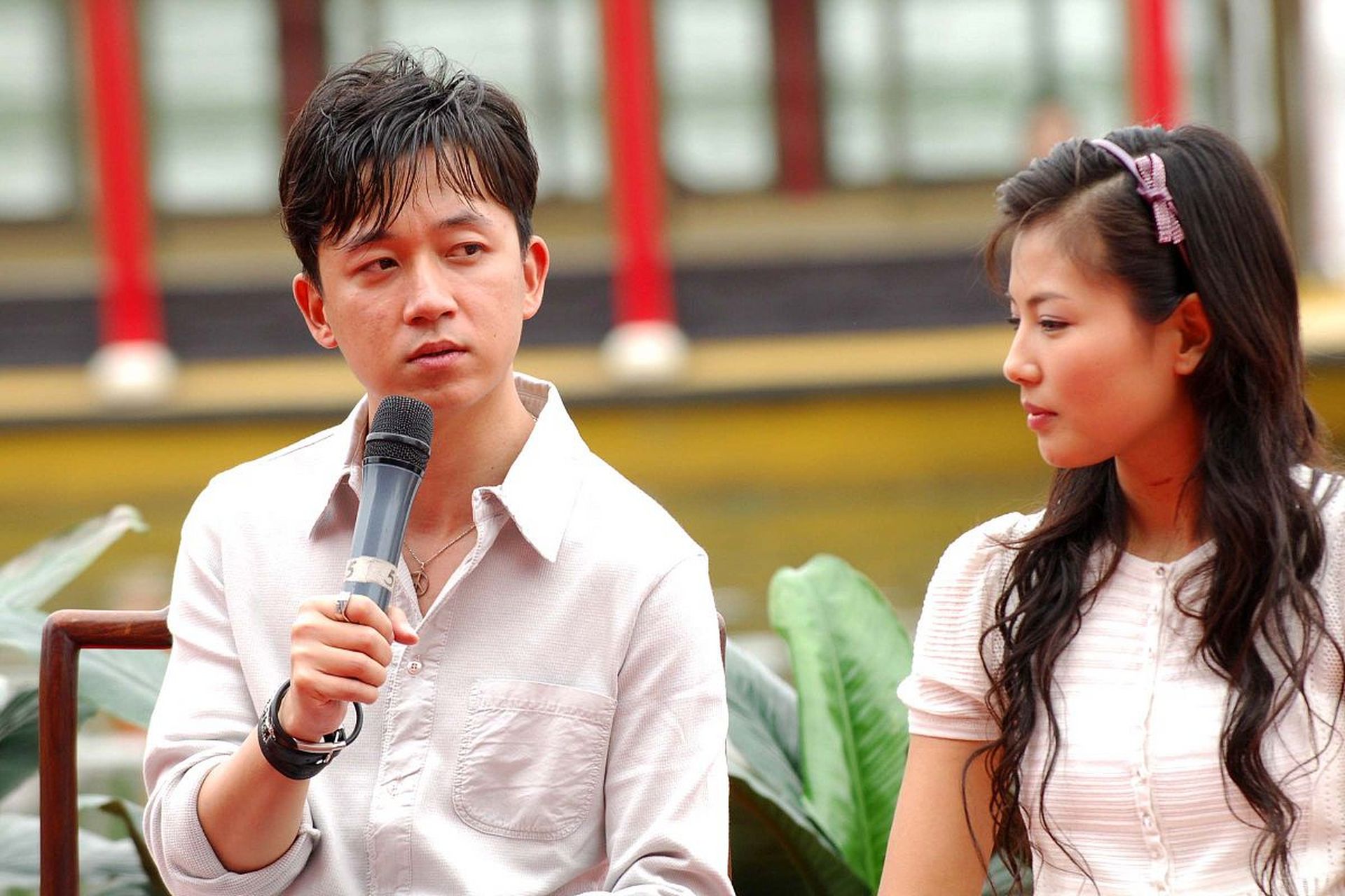 这两人,竟然是潘粤明和刘涛[左捂脸]!变化也太大了吧[左捂脸]!