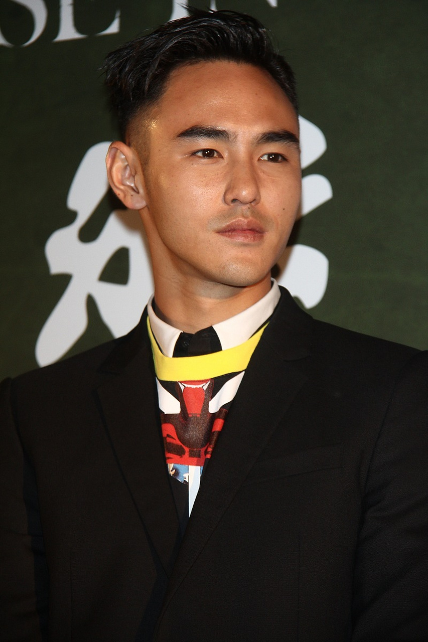 5月10日,阮经天突然引起网友热议,起因是有网友在台北餐厅偶遇阮经天