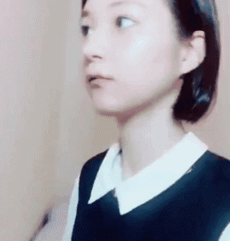 搞笑gif图笑话由漫画八妹编辑6: 妹子,你装假人装的不是很像啊!