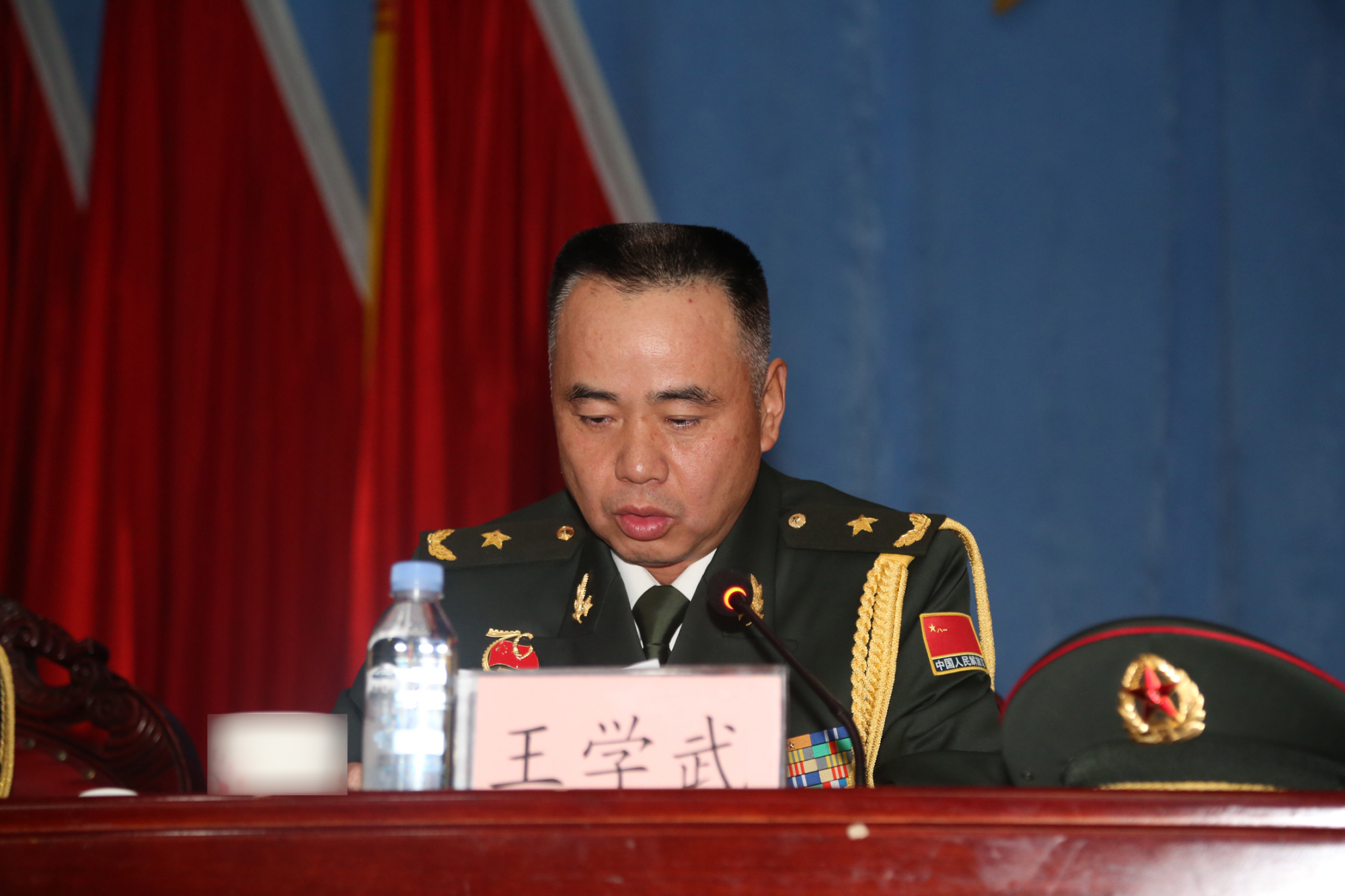 战略支援部队某部:分享阅兵故事 学习阅兵精神