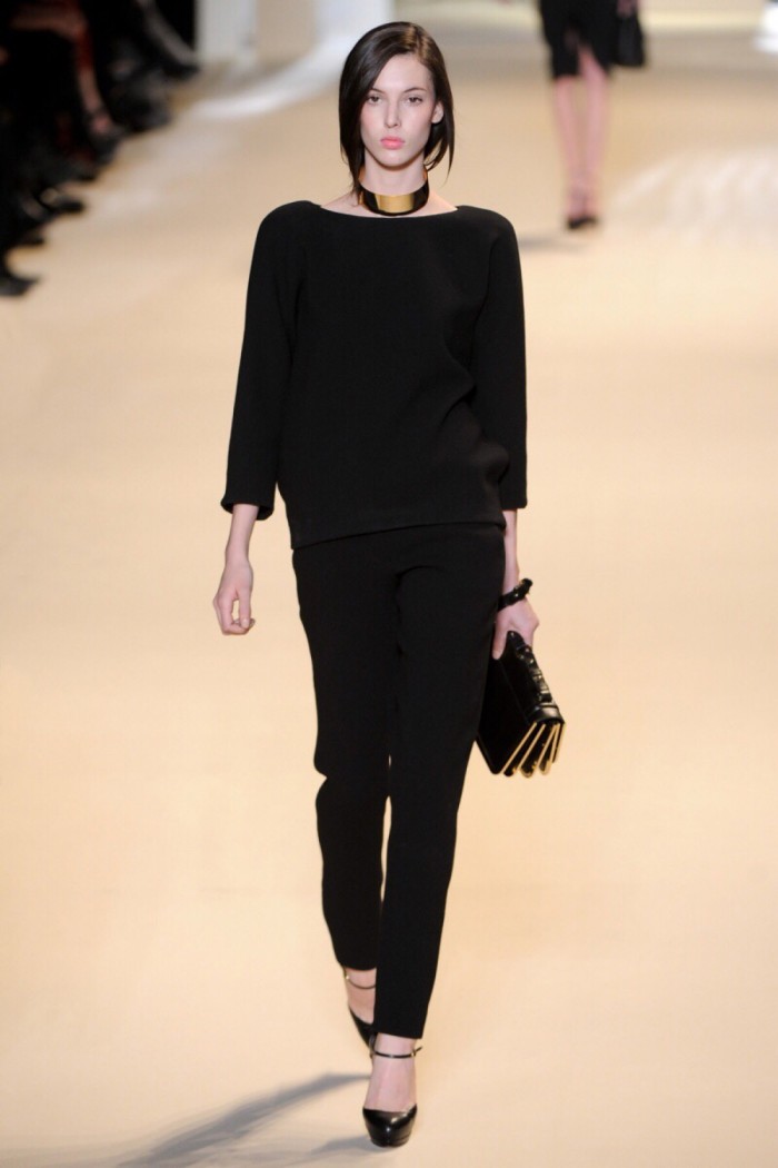 时装周:模特穿搭各具特点,造型令人过目难忘,展现对时尚的理解,图中