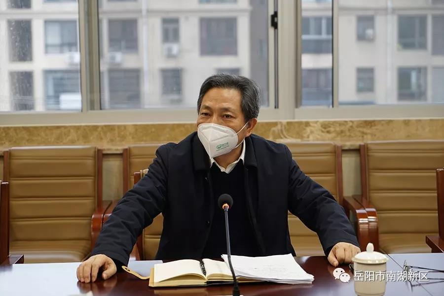 黎作凤到我区开展疫情防控工作调度会