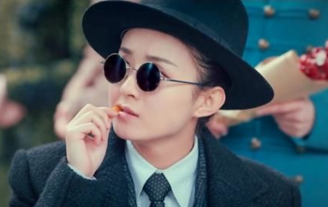 女扮男装的小说排名前十(女扮男装好看的小说)