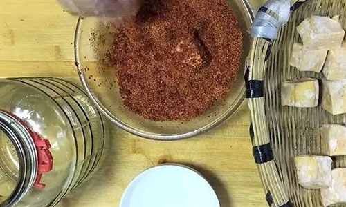 奶奶腌了30年腐乳的秘方,豆腐成型起毛快,红亮诱人真下饭!
