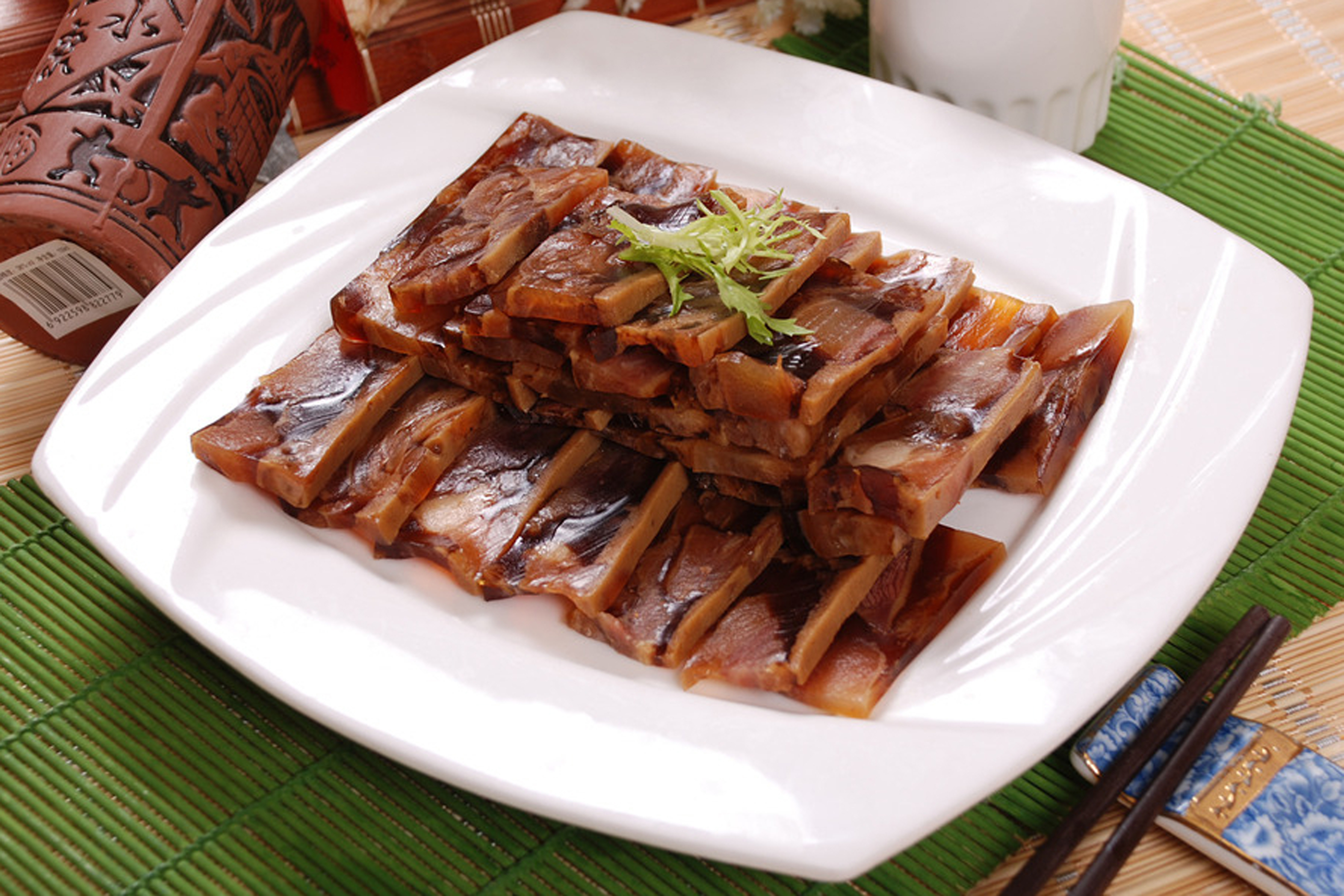 每天六道家常菜:爸爸爱吃的几道美食  清针焖子