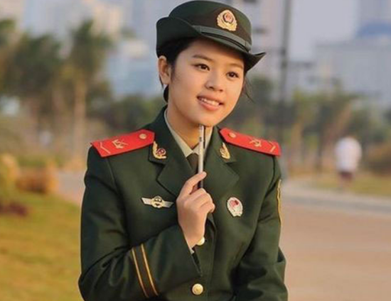 在其他方面男兵和女兵基本上都是一样的,当然女生特殊的生理期除外!