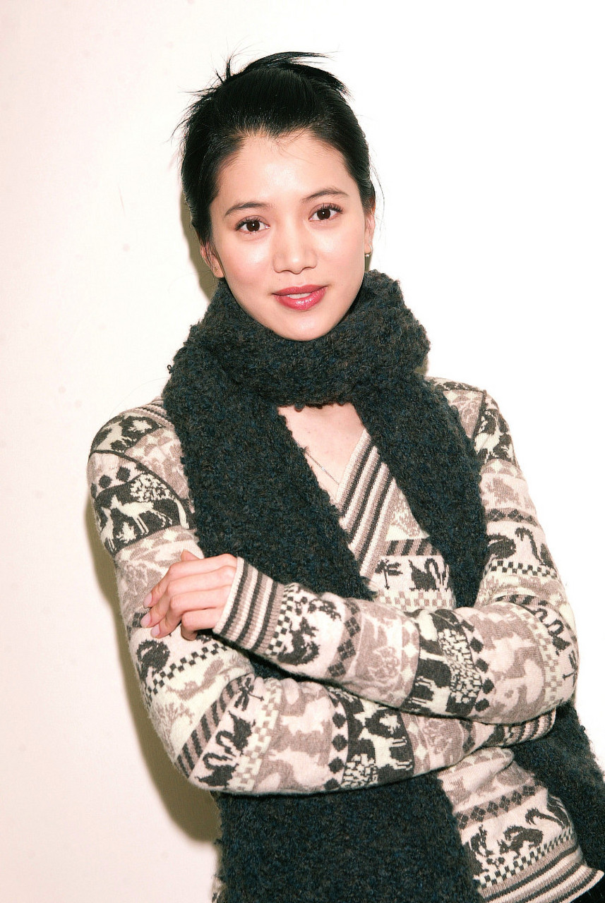 女星袁咏仪是很受大家喜爱的女明星,但她其实只有中学学历.