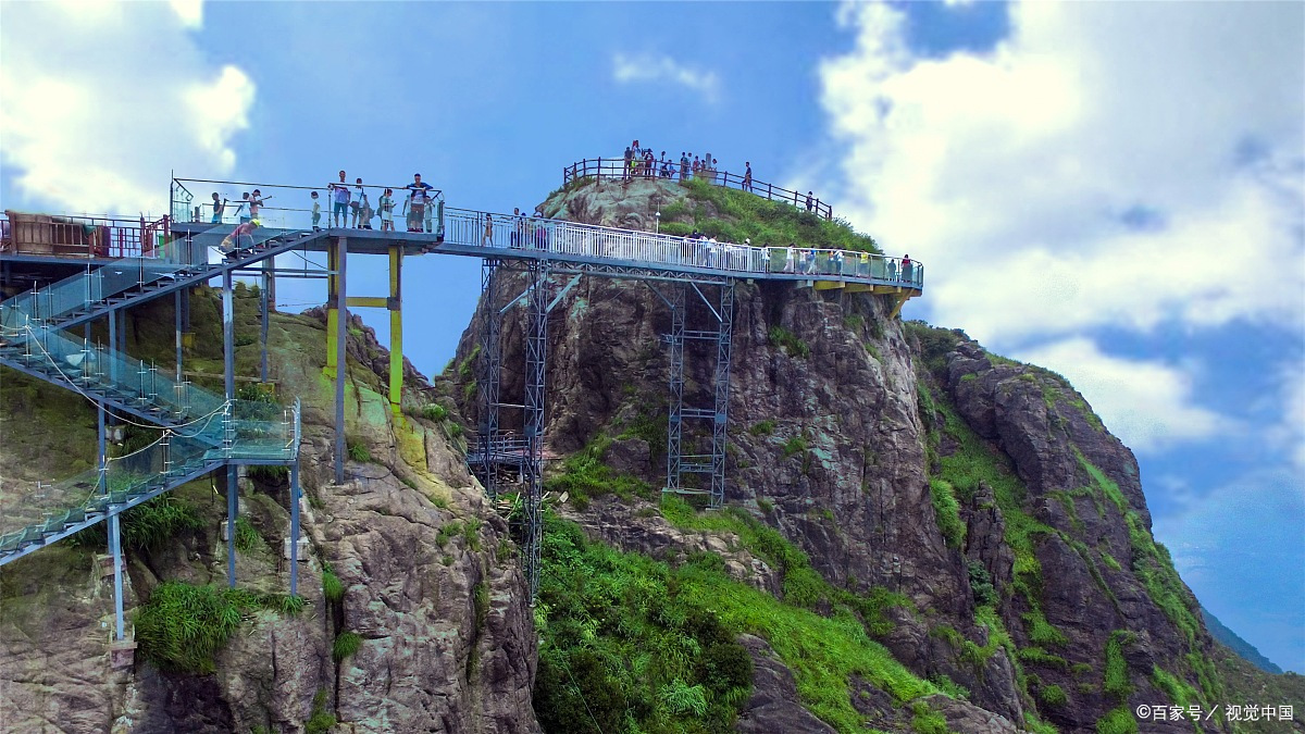 金子山玻璃桥~仰望山巅千仞中,透明硬骨两崖通