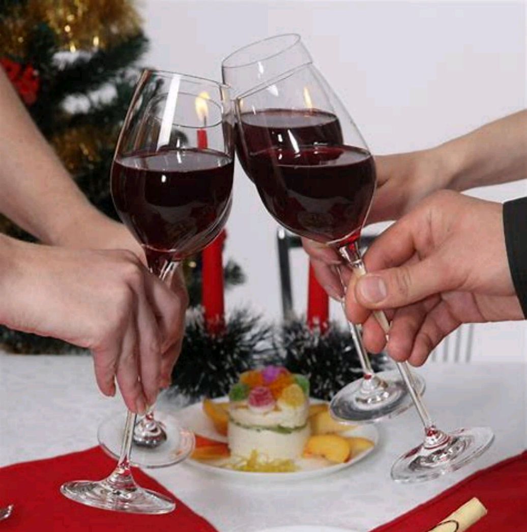 2020年老同学聚会举起的酒杯该如何放下