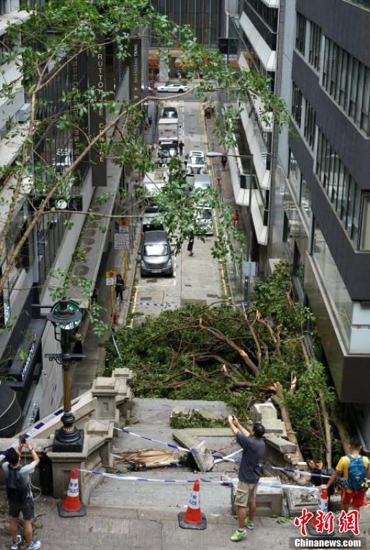 超强台风"山竹"吹袭 香港安然渡过