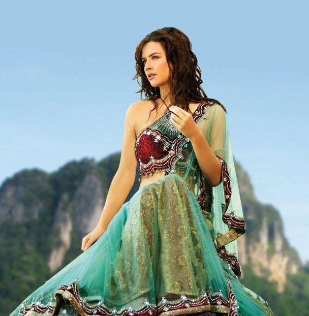 印度第一美女妮哈·达尔维,被誉为世界小姐艾西瓦娅·雷的接班人