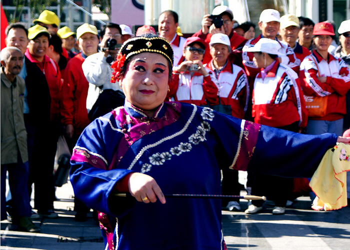 在农村,媒人牵线还有"好处费",是这样吗