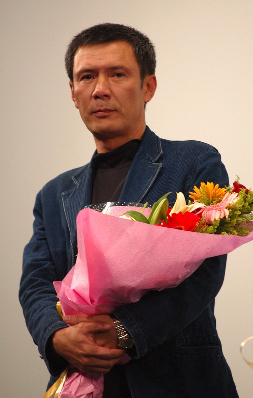 4月4号,老戏骨姚安濂两次因为作品引发了热议.