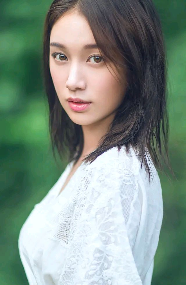 程砚萩精美壁纸:清丽脱俗,干净利落超级耐看!