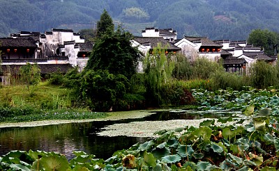 皖南安徽黄山脚下徽州区呈坎风景区山青水秀,风光旎旖