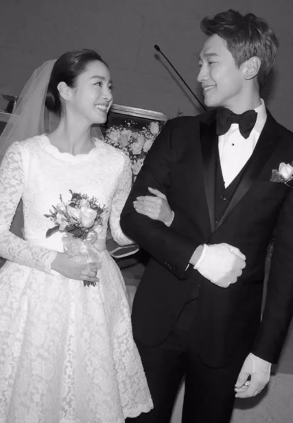 顶级白富美出身,老公是天王级巨星,婚礼总花费1.2万,人生完美