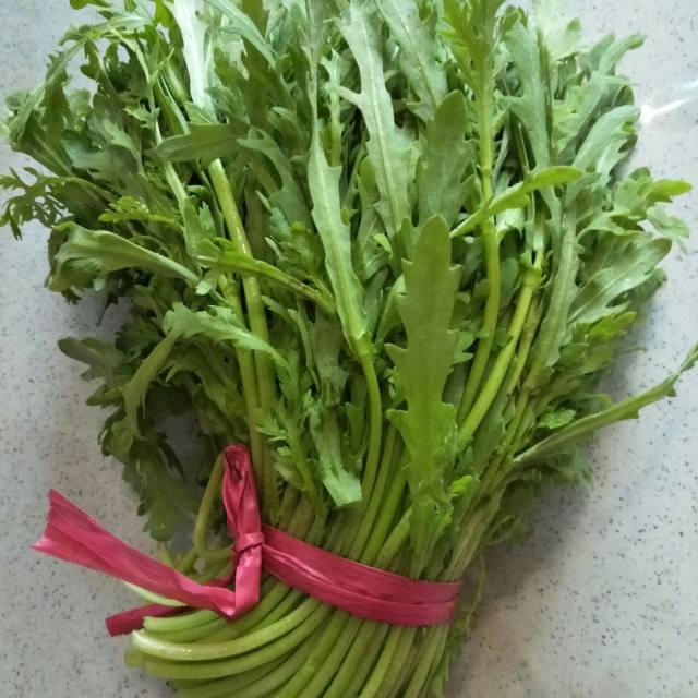 家常快手炒茼蒿,清爽不油腻,正适合节假日后吃