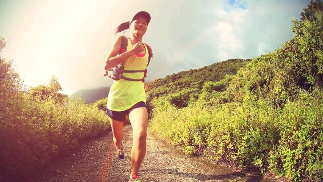 跑步对身体的好处多,但是早上跑步要注意好这4件事,别忽视了