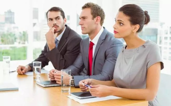 面试官:车字加一笔,是什么字?大专生机智回答完败研究生