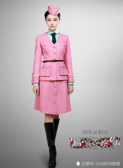 刘亦菲穿空姐服已经很美了,但看见郑爽穿军装,才知道什么是惊艳