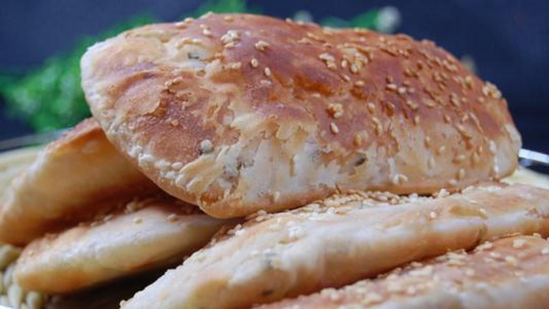 立冬创意美食#油酥烧饼,是沧州地方风味食品,至今已有一百多年的朗贩