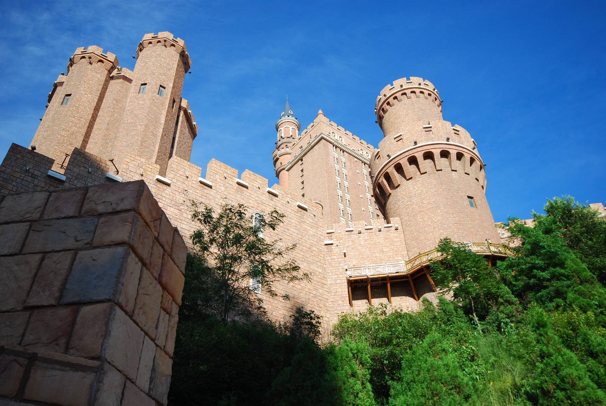 大连汉墓博物馆,位于营城子街道沙岗村,隐藏在村庄里的博物馆