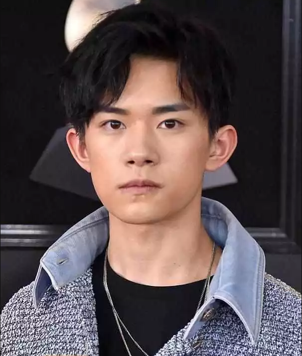 娱乐圈讨厌化妆的男明星,这五位种有没有你喜欢的明星的呢?