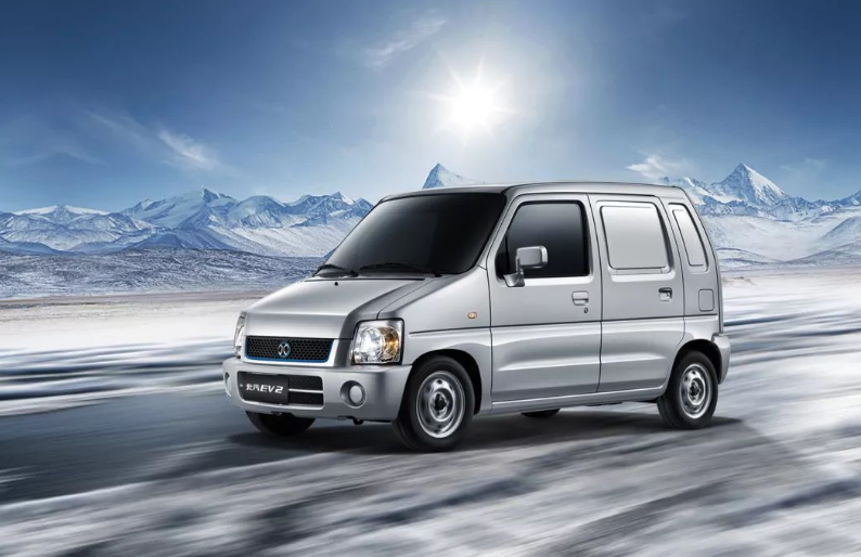 铃木走了,留下一款国产"北斗星",挂北汽车标,3.58万起!