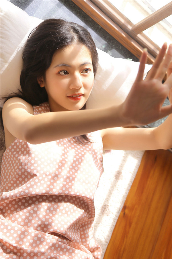 她们最在意的就是感情,换个角度,当你喜欢上一个女生,她的一举一动,一