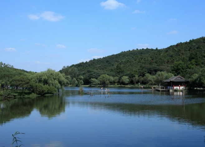 景色优美山水相连,仿佛自然勾勒美卷,南京将军山好美.风景秀丽.