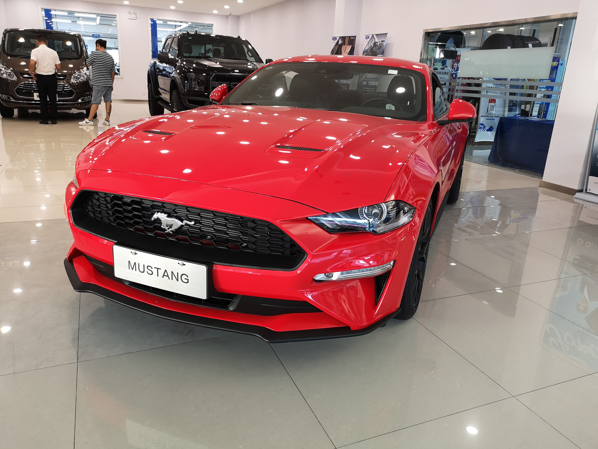 一匹脱缰的野马 到店欣赏2019款福特mustang