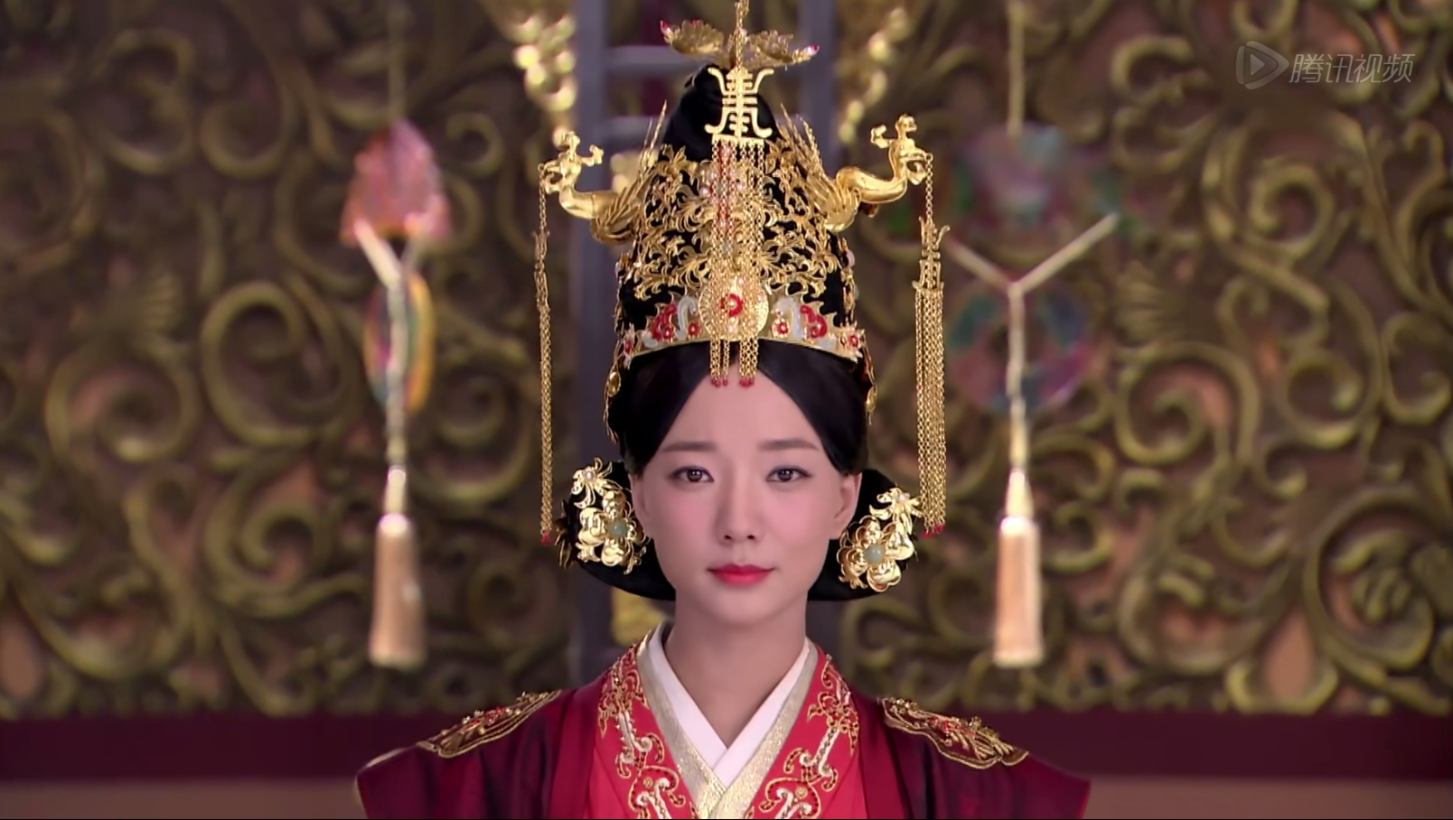 《卫子夫》4位皇后的凤冠pk:阿娇独凤,卫子夫双凤,剧组真有钱