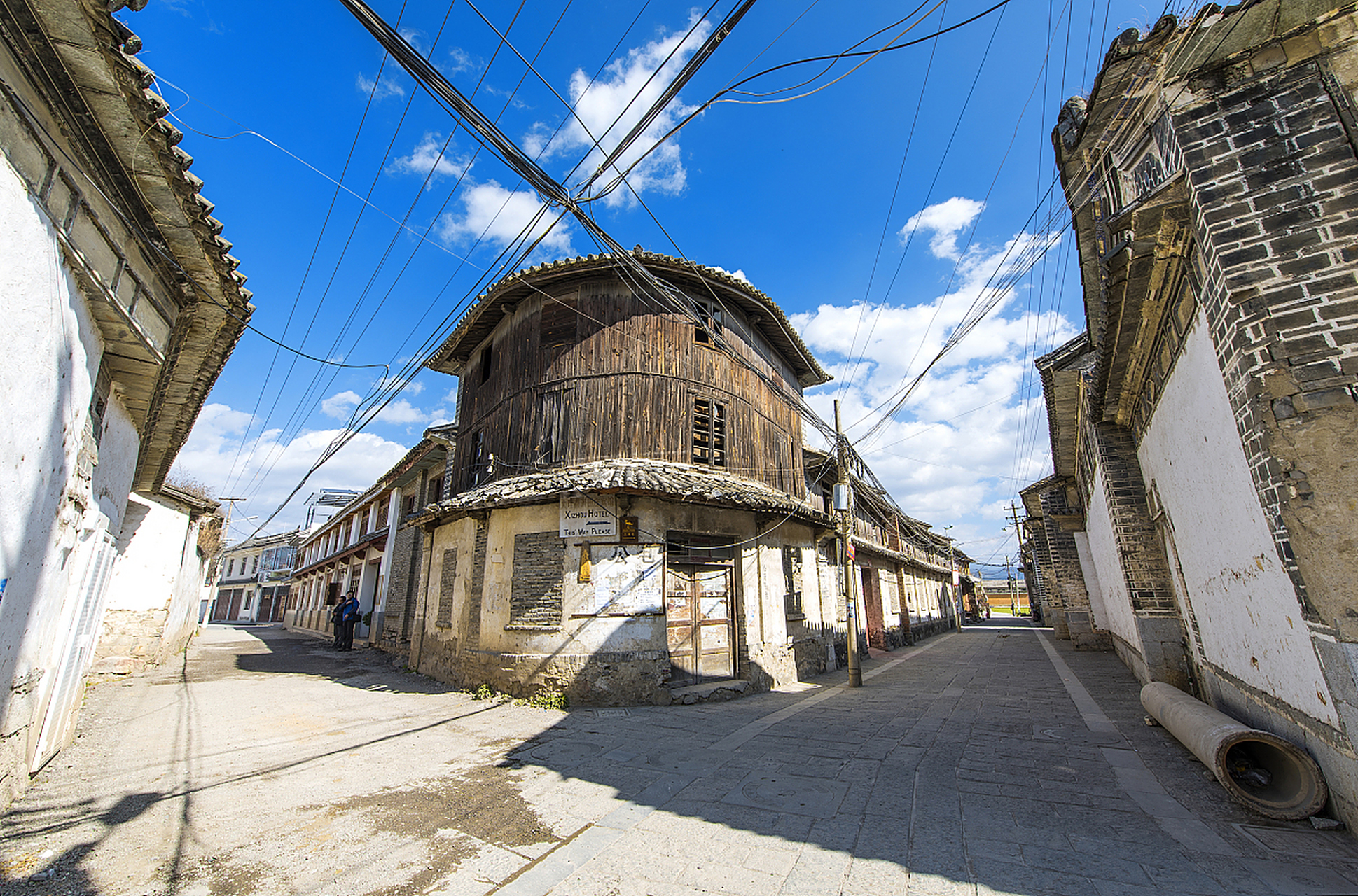 夏日漫游山河卷#大理喜洲古镇:它以其保存完好的白族民居著称.