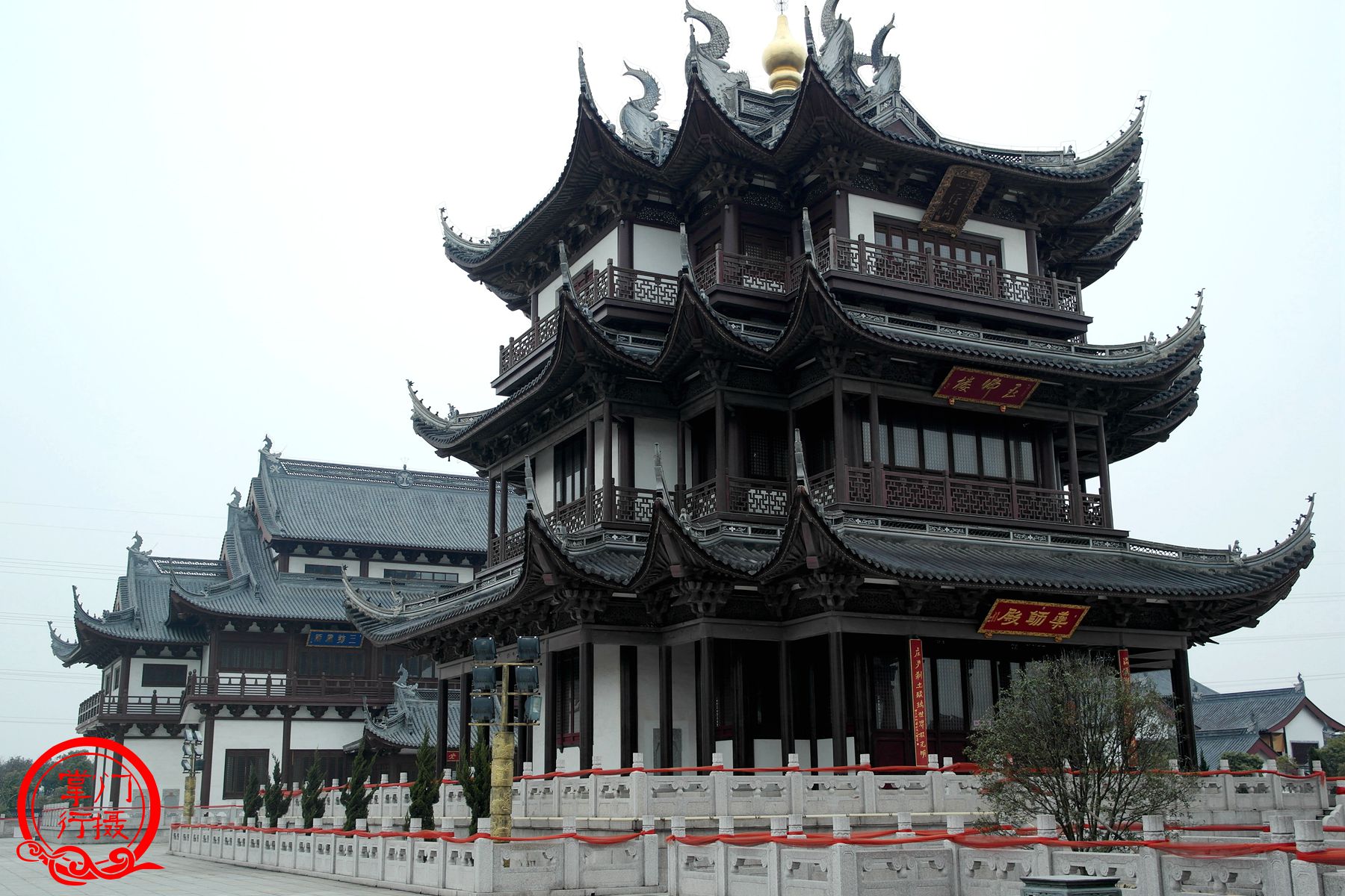 江阴悟空寺不是国内最大的寺院,但却是建筑风格最奇特的寺院