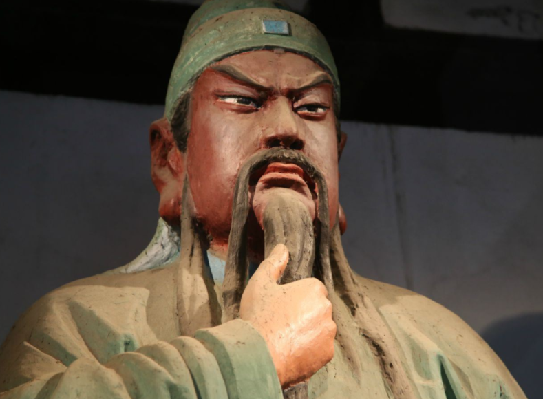 三国圣地之一,历史文化遗迹,武侯祠!关羽的雕像.
